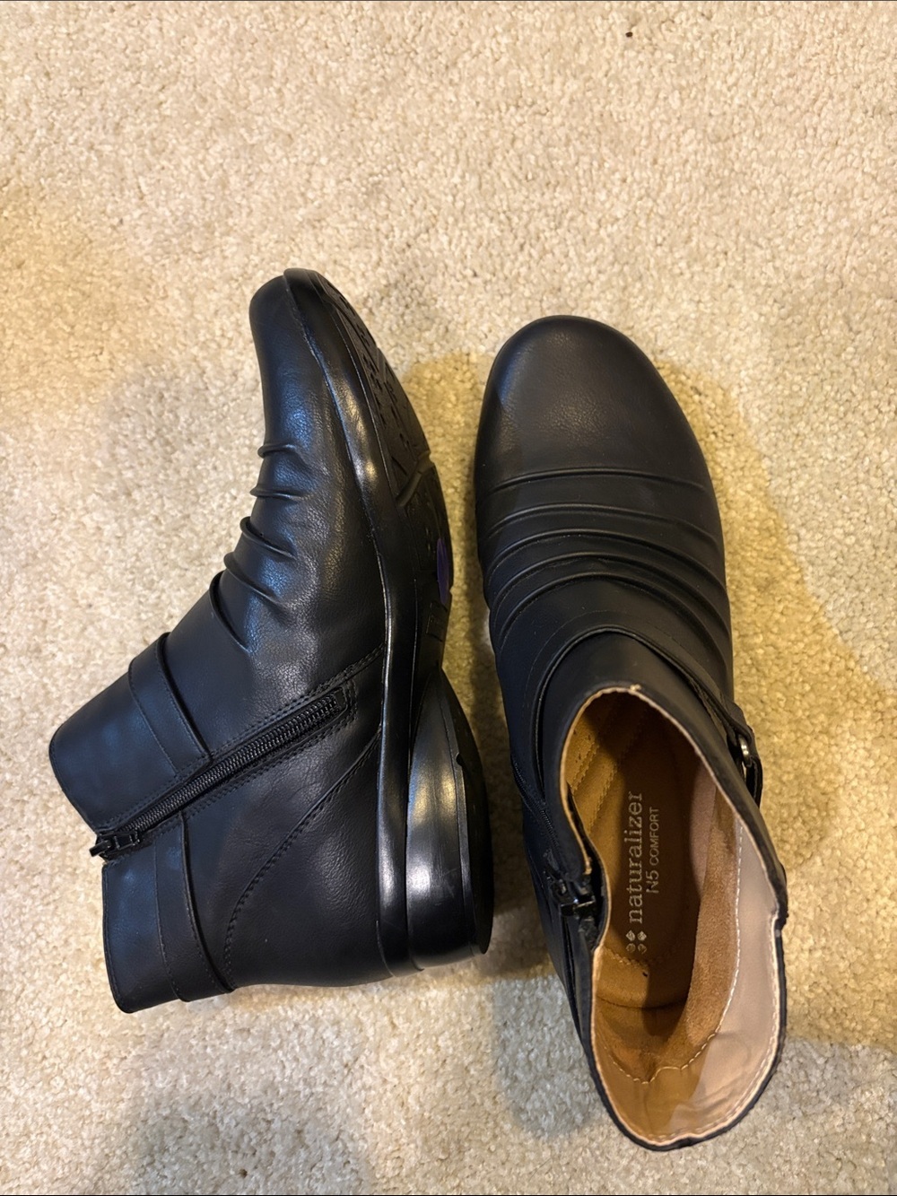 Naturalizer Black “Cora” Scrunched Faux Leather Ankle Boots-Size 8.5
